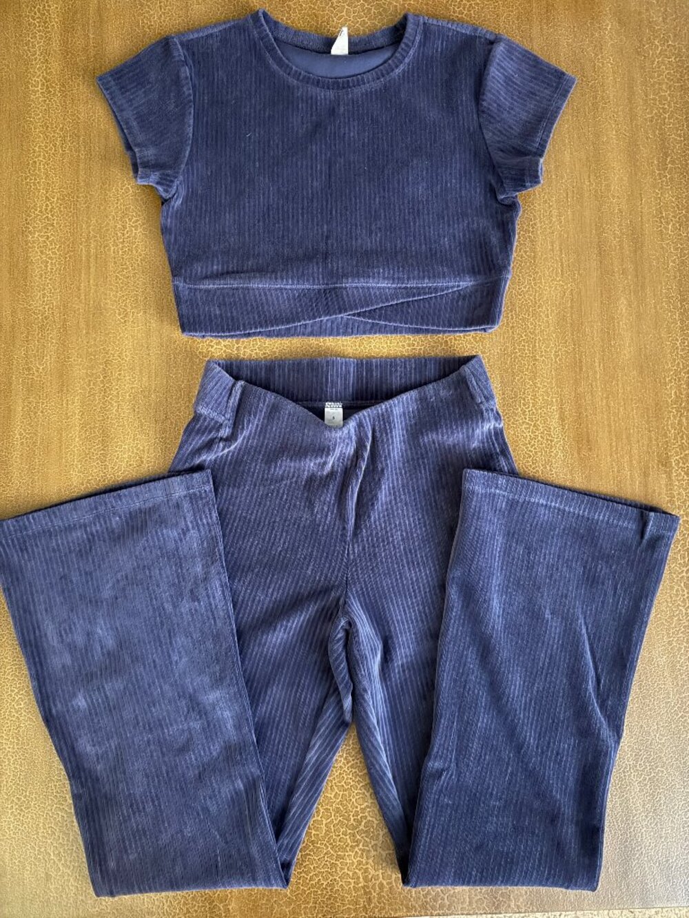 Old Navy Velour Ribbed Performance Crop Top & Wide Bottom Bottoms - Size Small